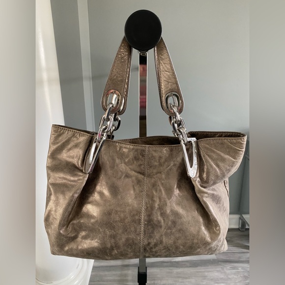 COPY - MICHAEL KORS GOLD METALLIC HANDBAG - Picture 6 of 6